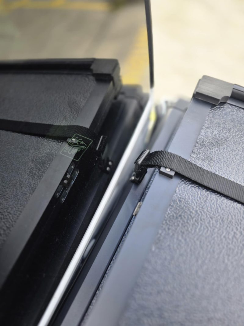 BYD SHARK 6 LOCKABLE METAL TRIFOLD COVER - Image 10